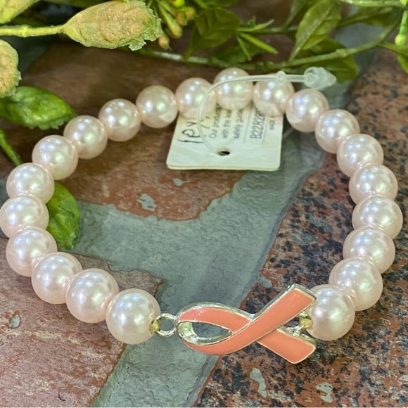 Jewelry - NWT Fashion pink breast cancer awareness dainty Beaded stretch bracelet